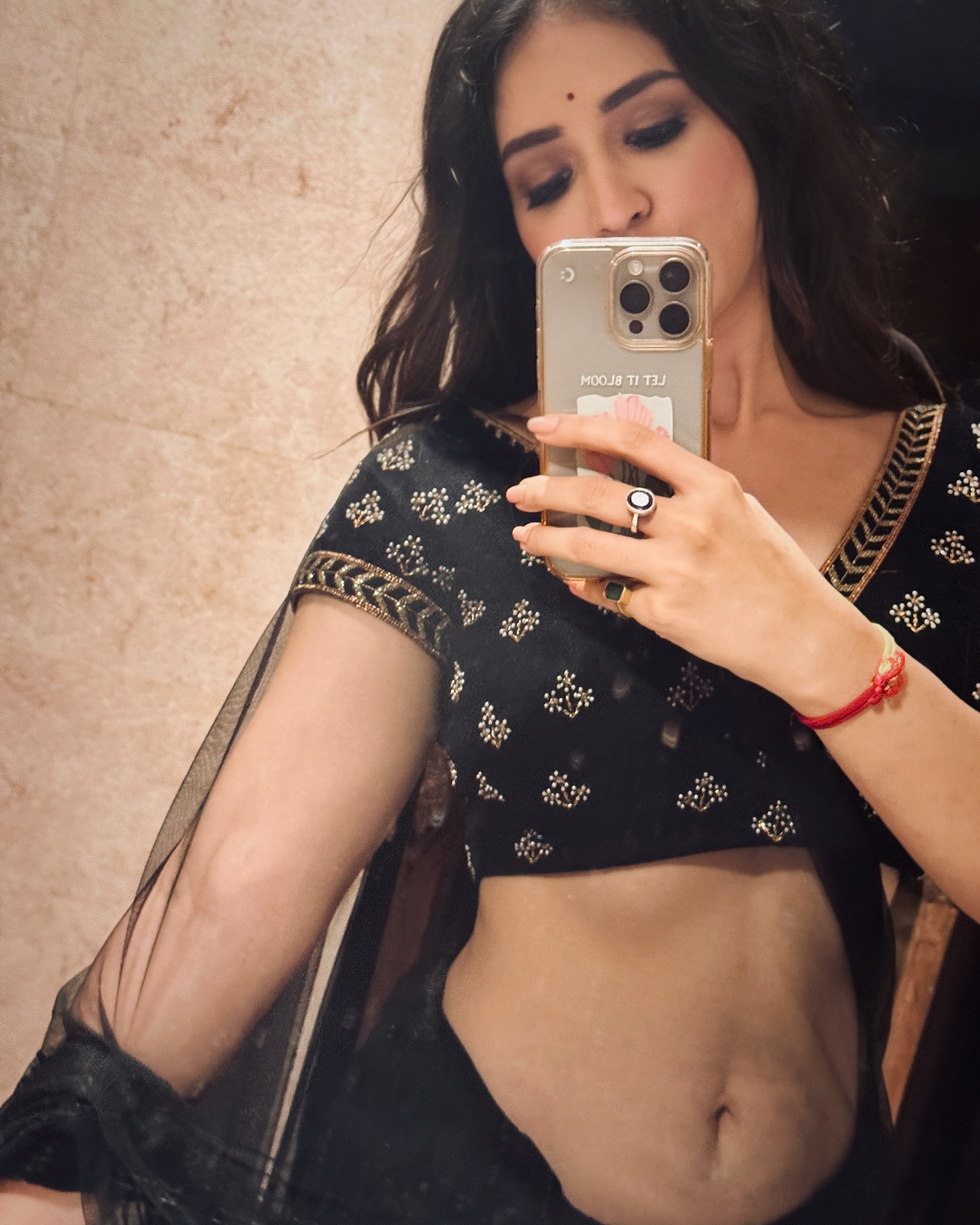 Priyanka Jawalkar in Black Saree: Jaw-Dropping Photos Go Viral
