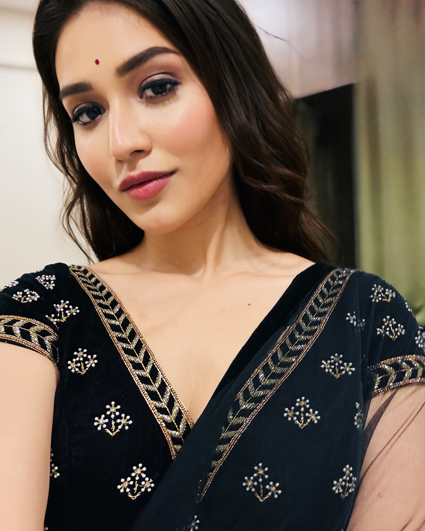 Priyanka Jawalkar in Black Saree: Jaw-Dropping Photos Go Viral