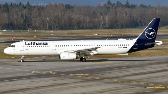 Lufthansa Airbus A321 Flies Alone After Co-Pilot Collapse