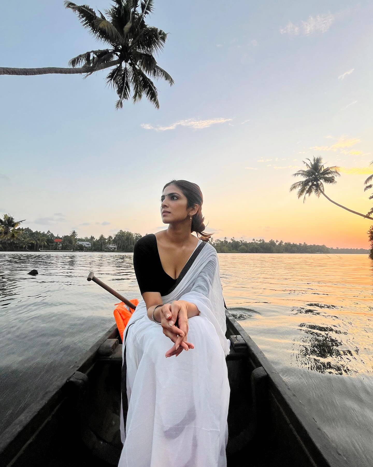 Malayalam Beauty Malavika Mohanan Hot Saree Look In Kerala