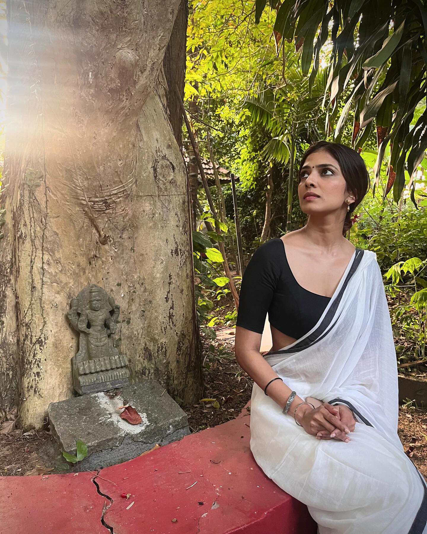 Malayalam Beauty Malavika Mohanan Hot Saree Look In Kerala