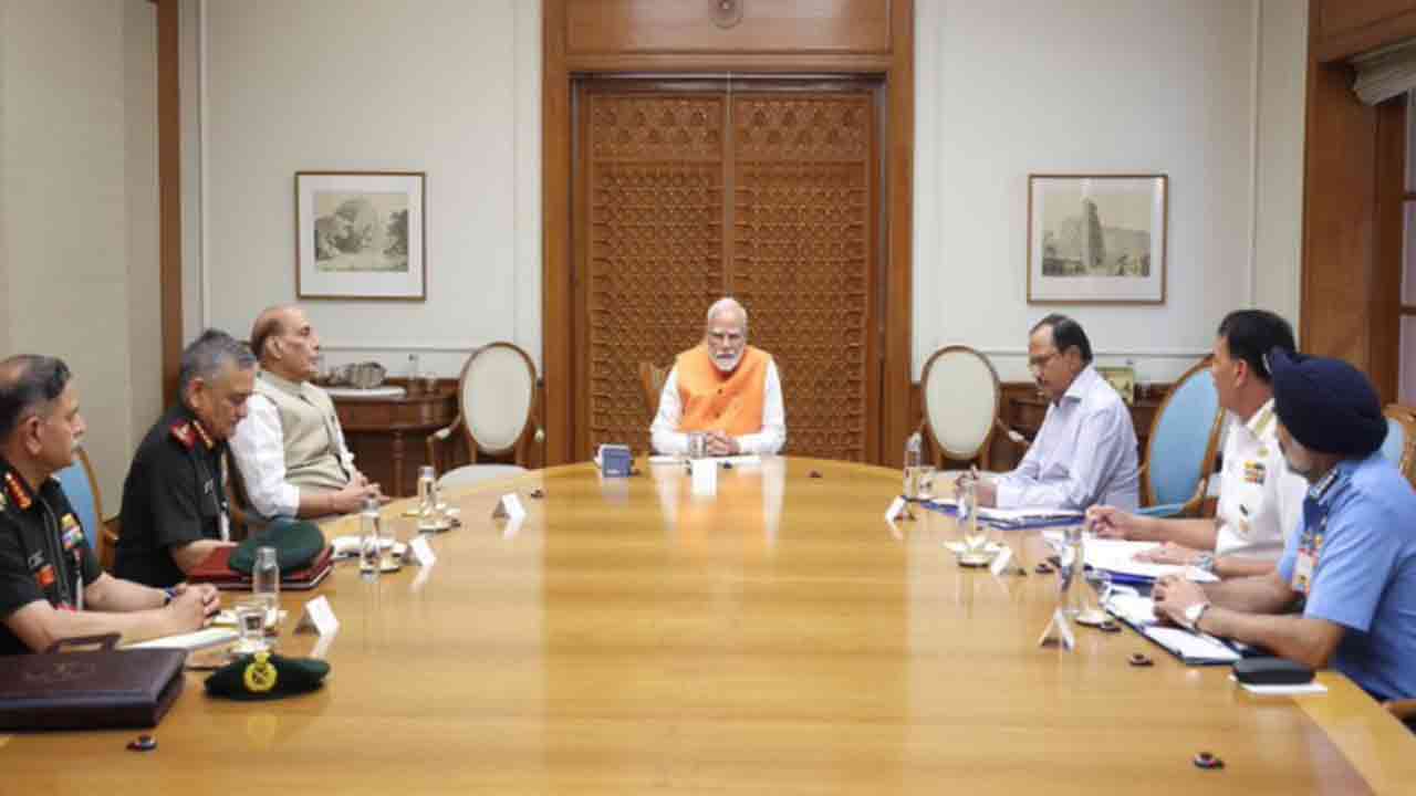 Pahalgam Terror Attack: PM Modi Meets Air Force Chief After Army, Navy Briefings