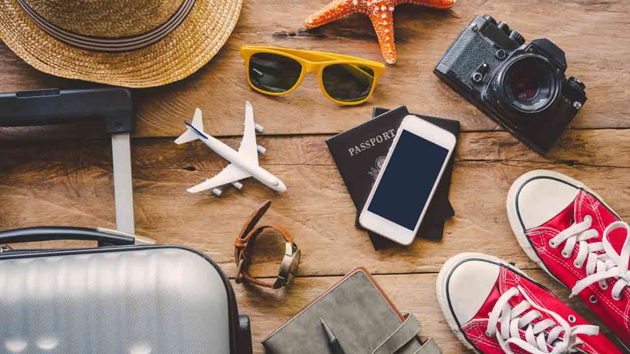 Top 10 things you should never carry to the Airport: Check list