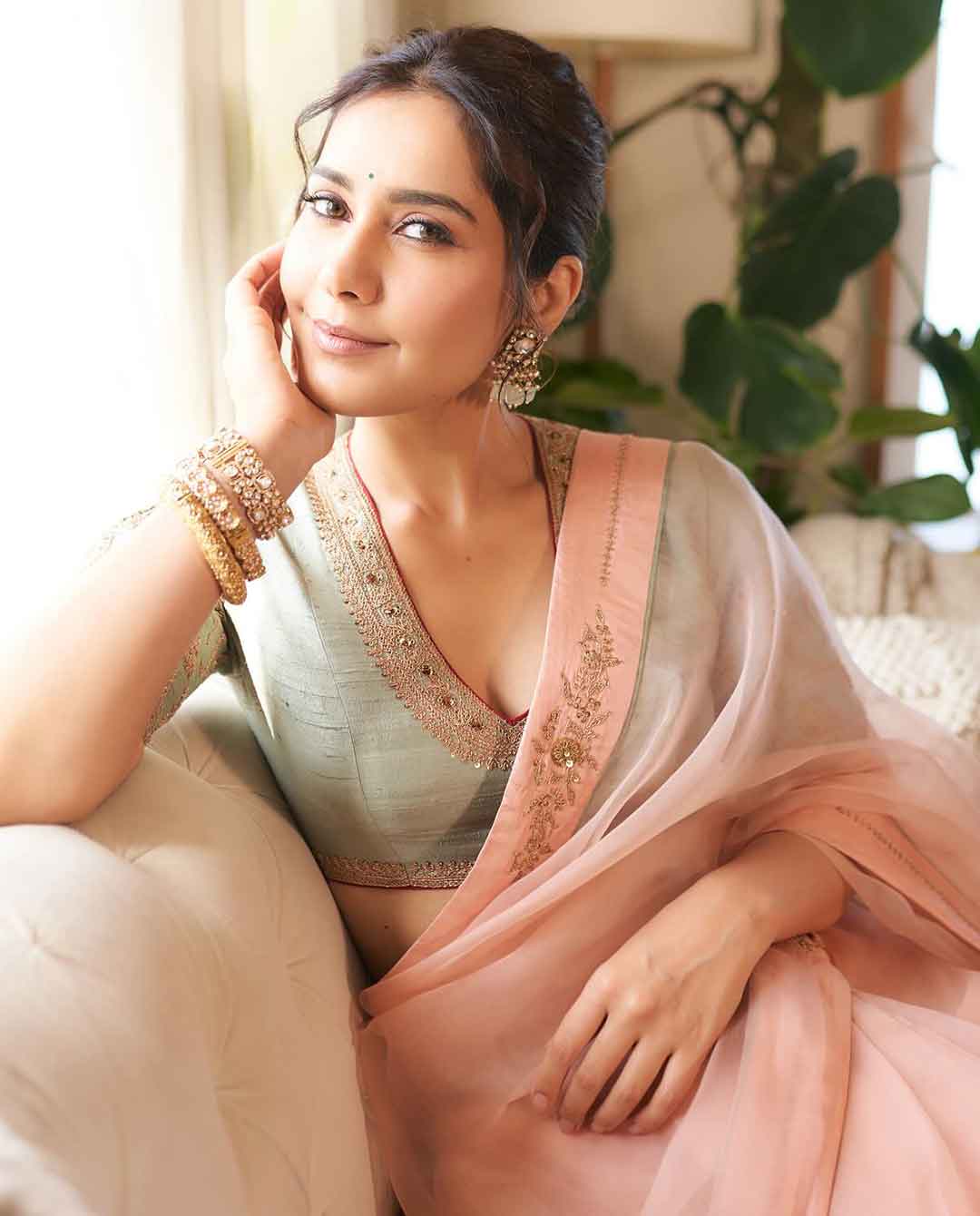 Raashi Khanna Waves in Style: Saree Glamour at WAVES 2025