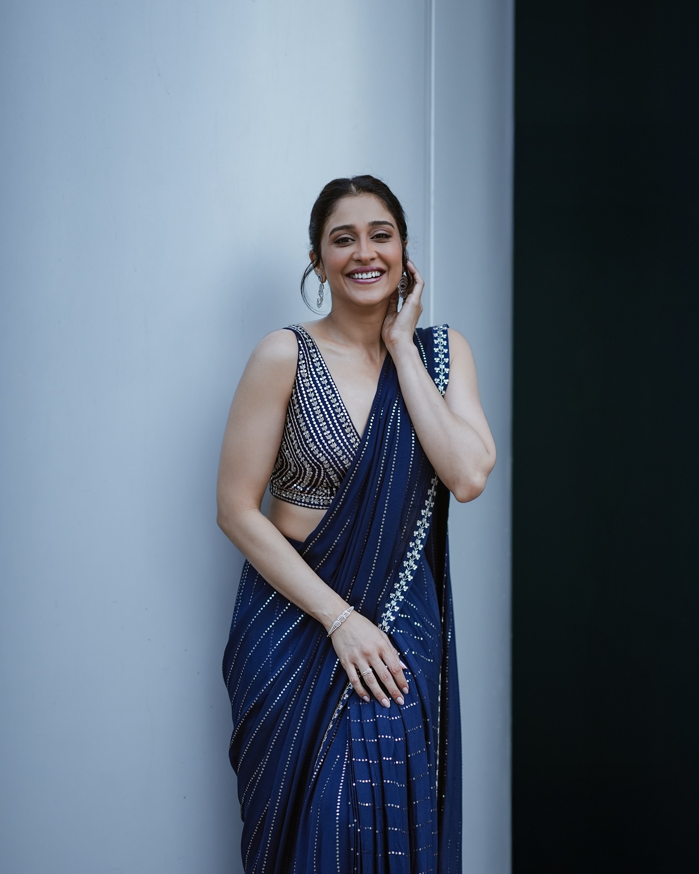 Regina Cassandra Photogallery