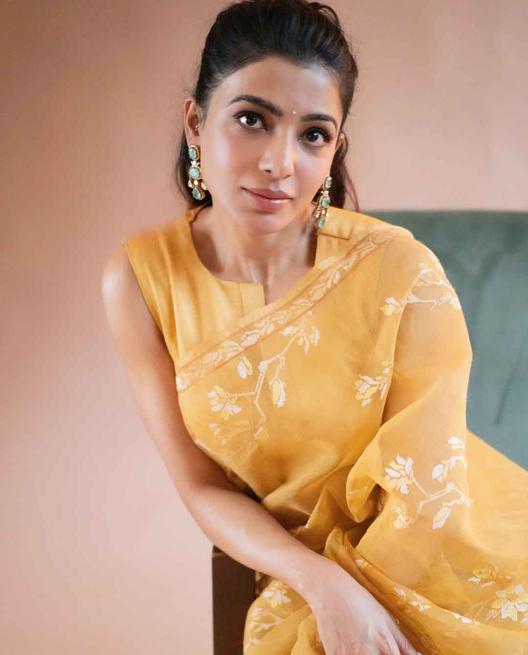 Steal Samantha’s Summer Fashion Looks: Must-Try Outfits