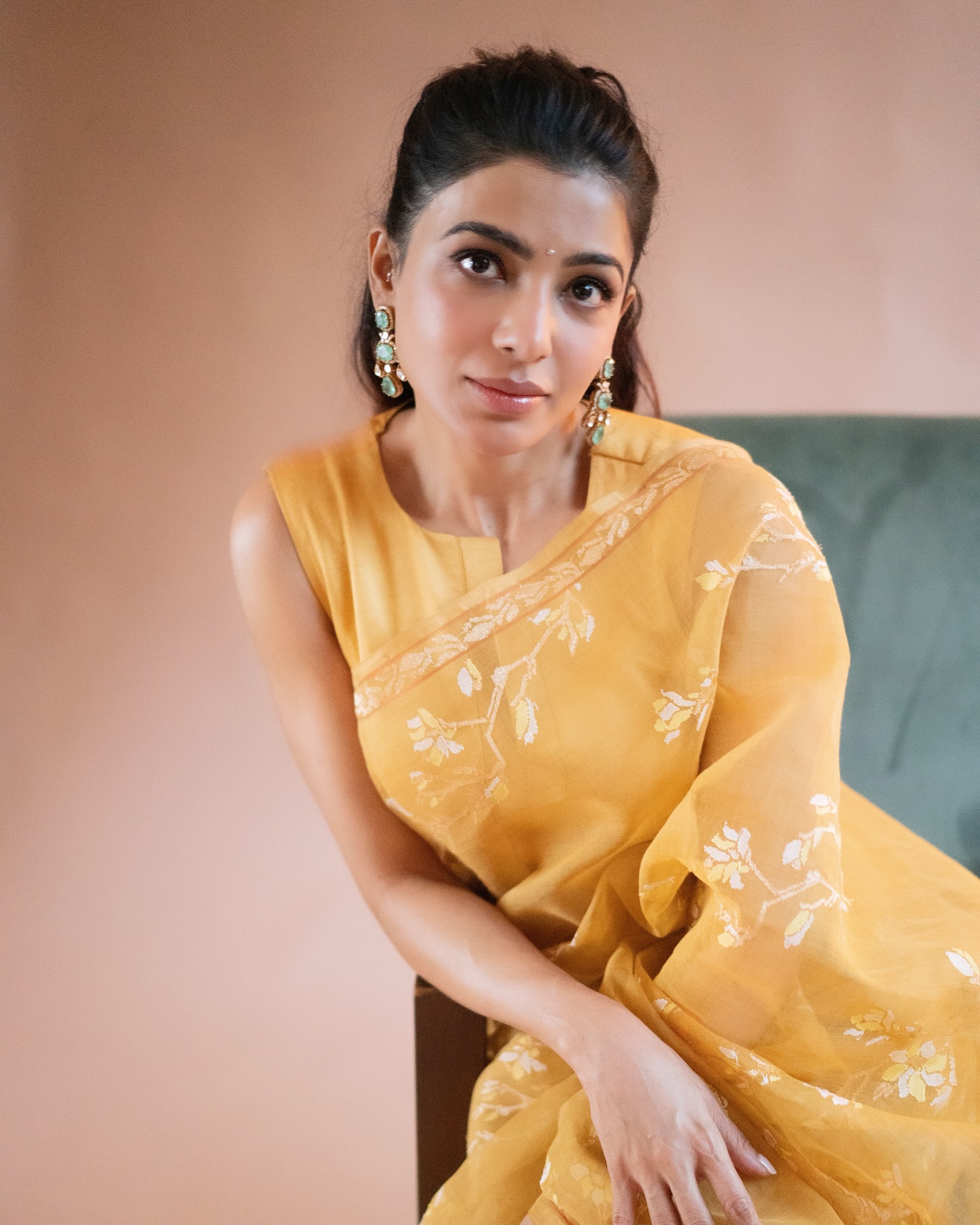 Steal Samantha’s Summer Fashion Looks: Must-Try Outfits