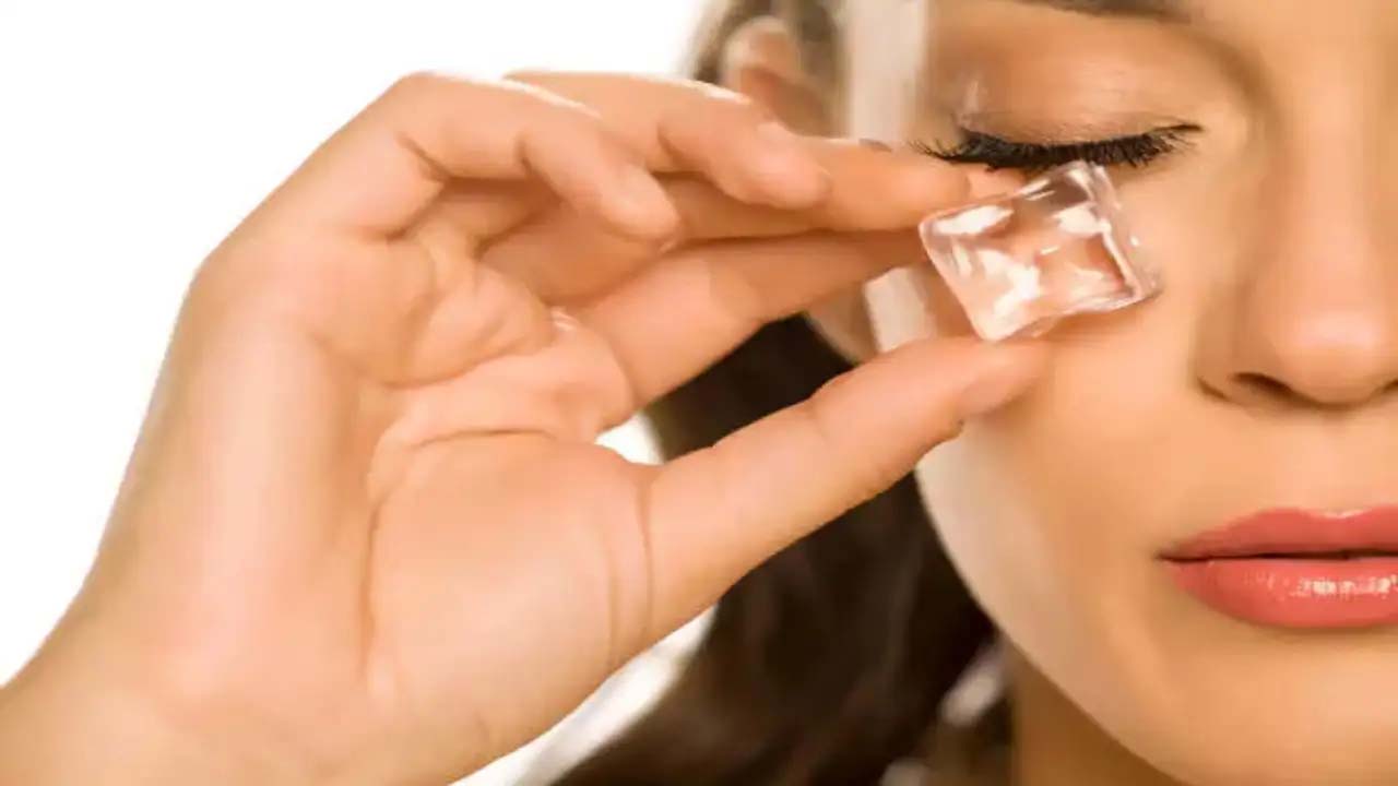 Benefits of Rubbing Ice on Your Face: Simple Skincare Trick