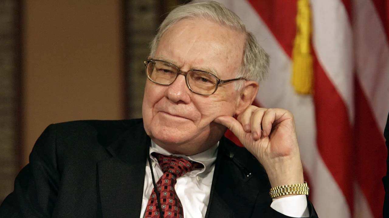 Warren Buffett Steps Down as CEO from Berkshire Hathaway