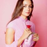 Alia Bhatt’s Vintage Baby Pink Saree Ode to Rekha Wins Hearts Online