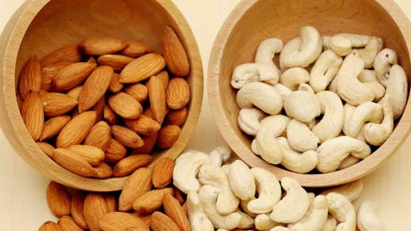 Cashew vs Almond: Which is Healthier Quick Snack?