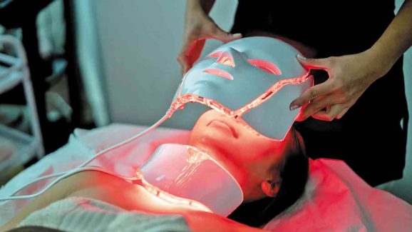 Can Red Light Therapy Really Reverse Aging? Science Explained