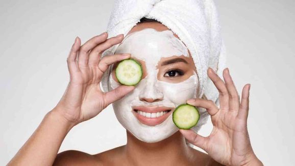 Try These Whisky Face Packs For Flawless Young Skin