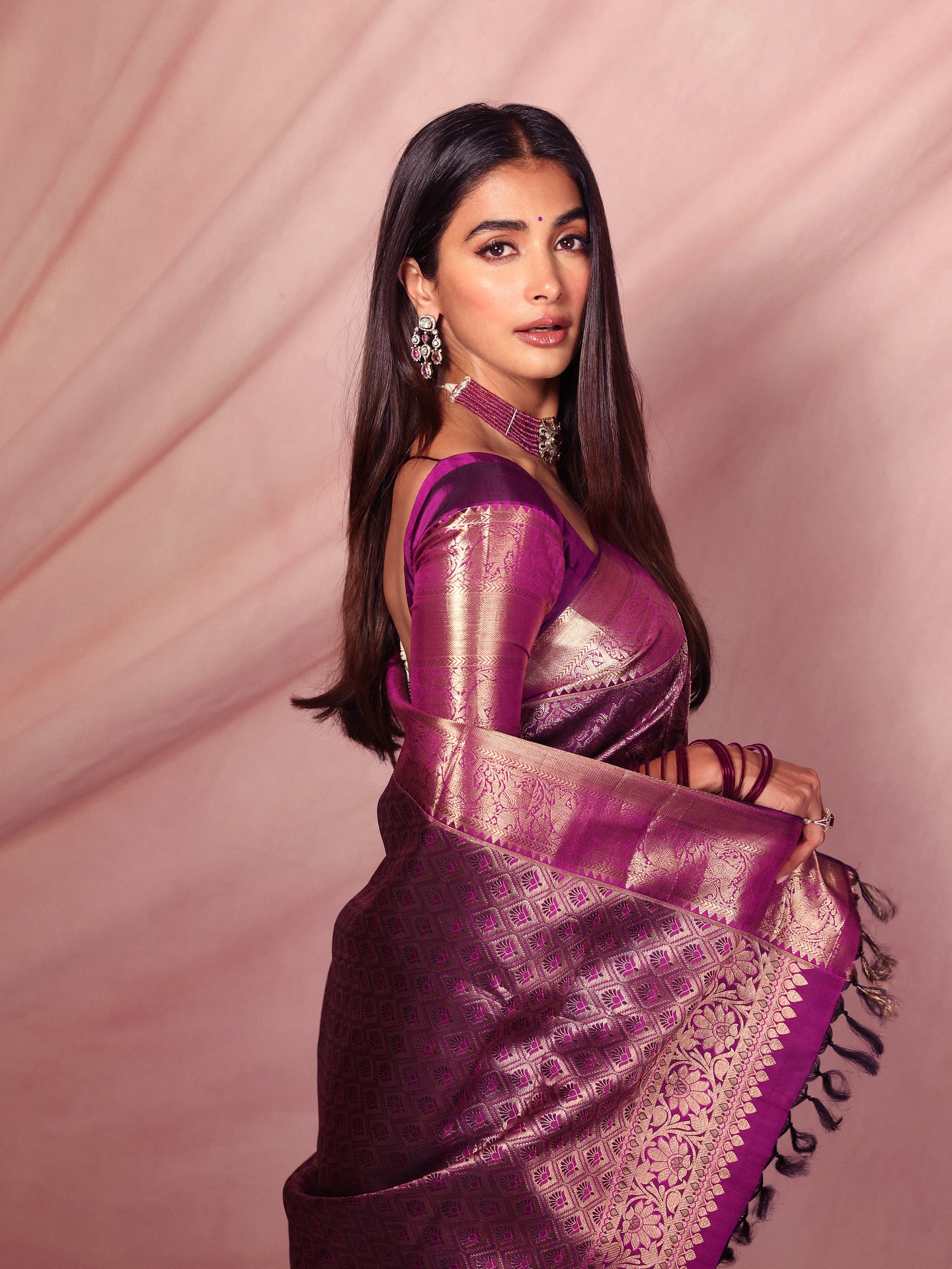 Pooja Hegde Kanjivaram Saree Look Sets the Internet on Fire