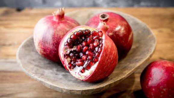 Top 5 Benefits of Eating One Pomegranate Daily