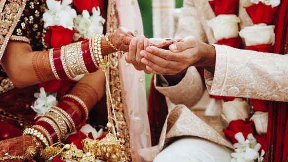 Love vs Arranged Marriage in 2025: Which is better in India?