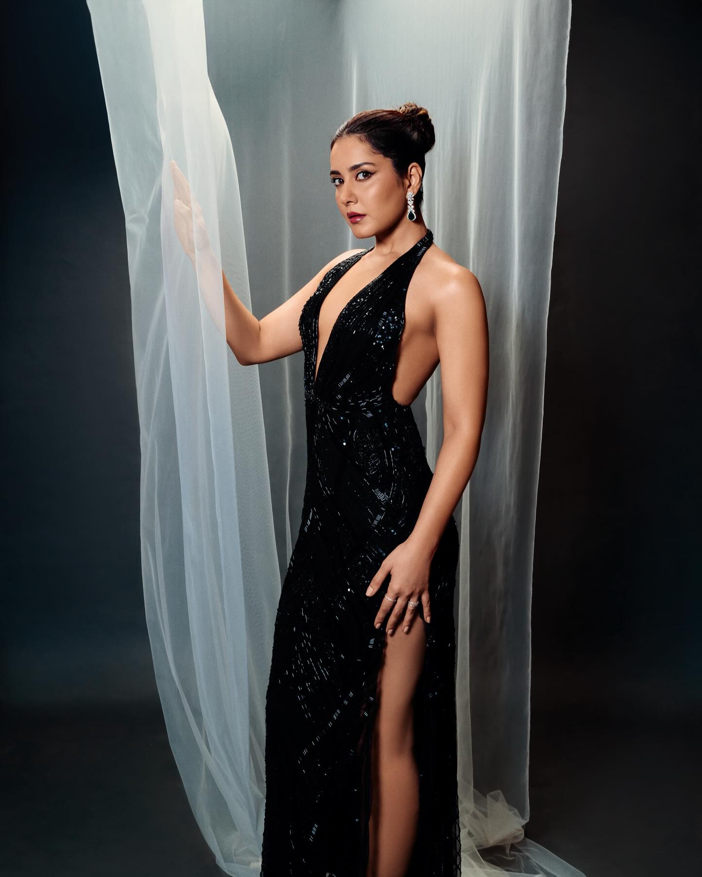 Raashi Khanna’s high slit black gown look sets Internet on fire