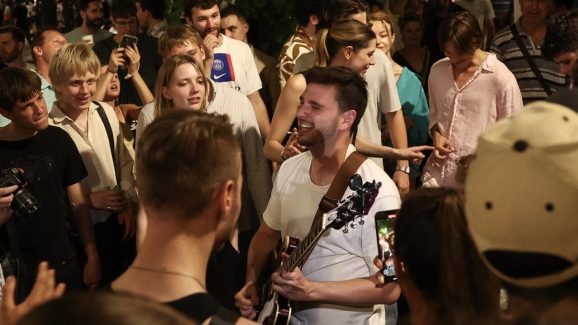 13 Held in France After Syringe Attacks at Music Festival