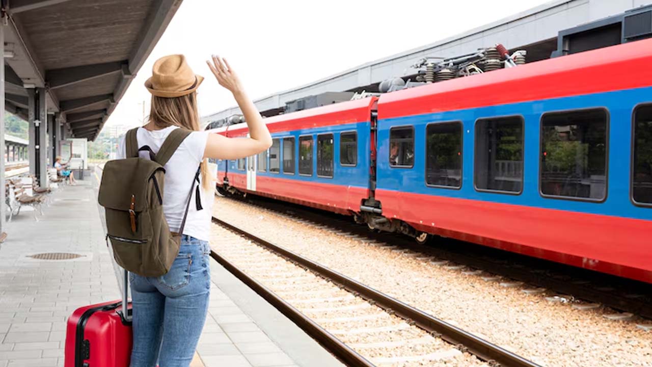 Train Travel Tips: 5 Things Every Passenger Should Know