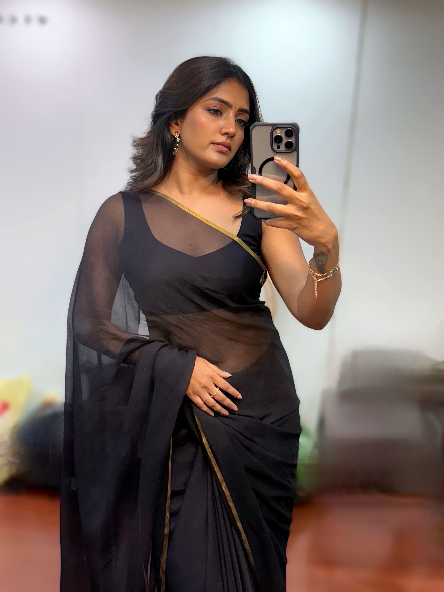 Eesha Rebba Black Saree Magic Leaves Fans Breathless