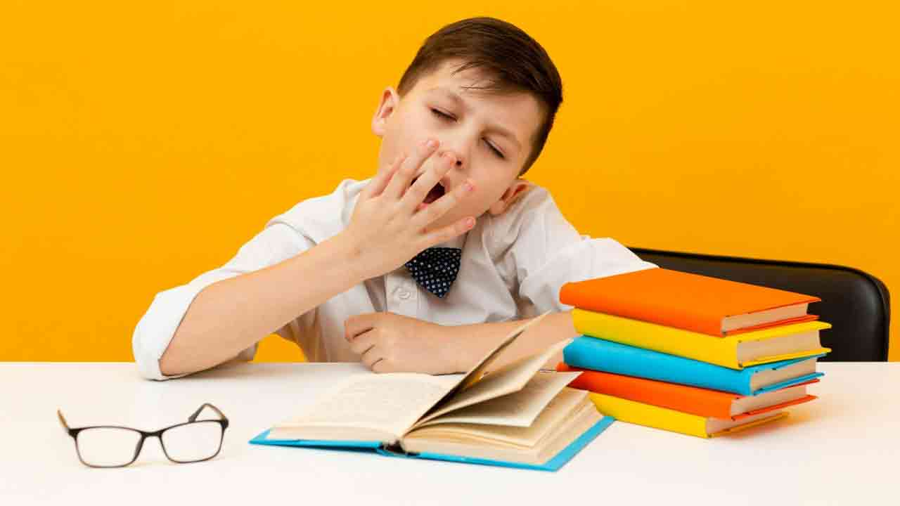 Struggling to Stay Awake? 10 Study Hacks to Beat Sleepiness