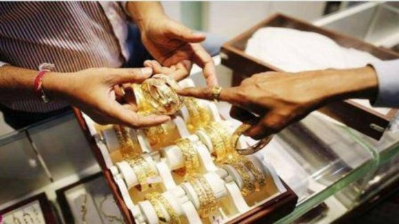 RBI’s Decision to Halt Gold Purchases: What’s Behind the Pause?