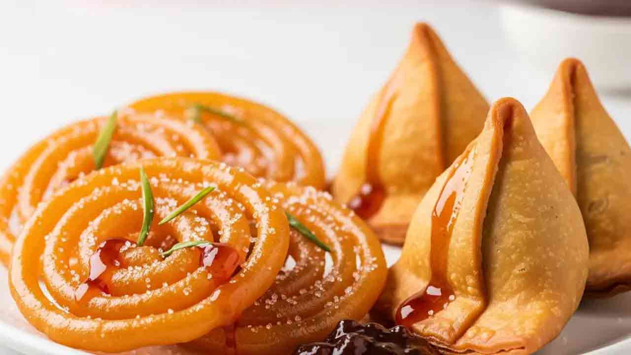 Health Risks of Samosas-Jalebis: Reasons Why Indian Govt Is Issuing Alerts