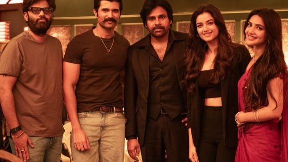 Vijay Deverakonda with Pawan Kalyan on Ustaad Bhagath Singh Sets?