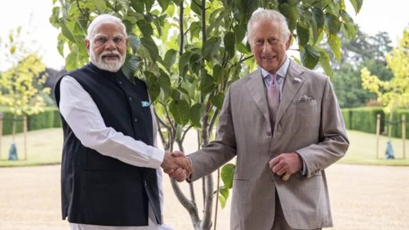 PM Modi Gifts Rare Tree to King Charles After Historic India-UK Free Trade Pact