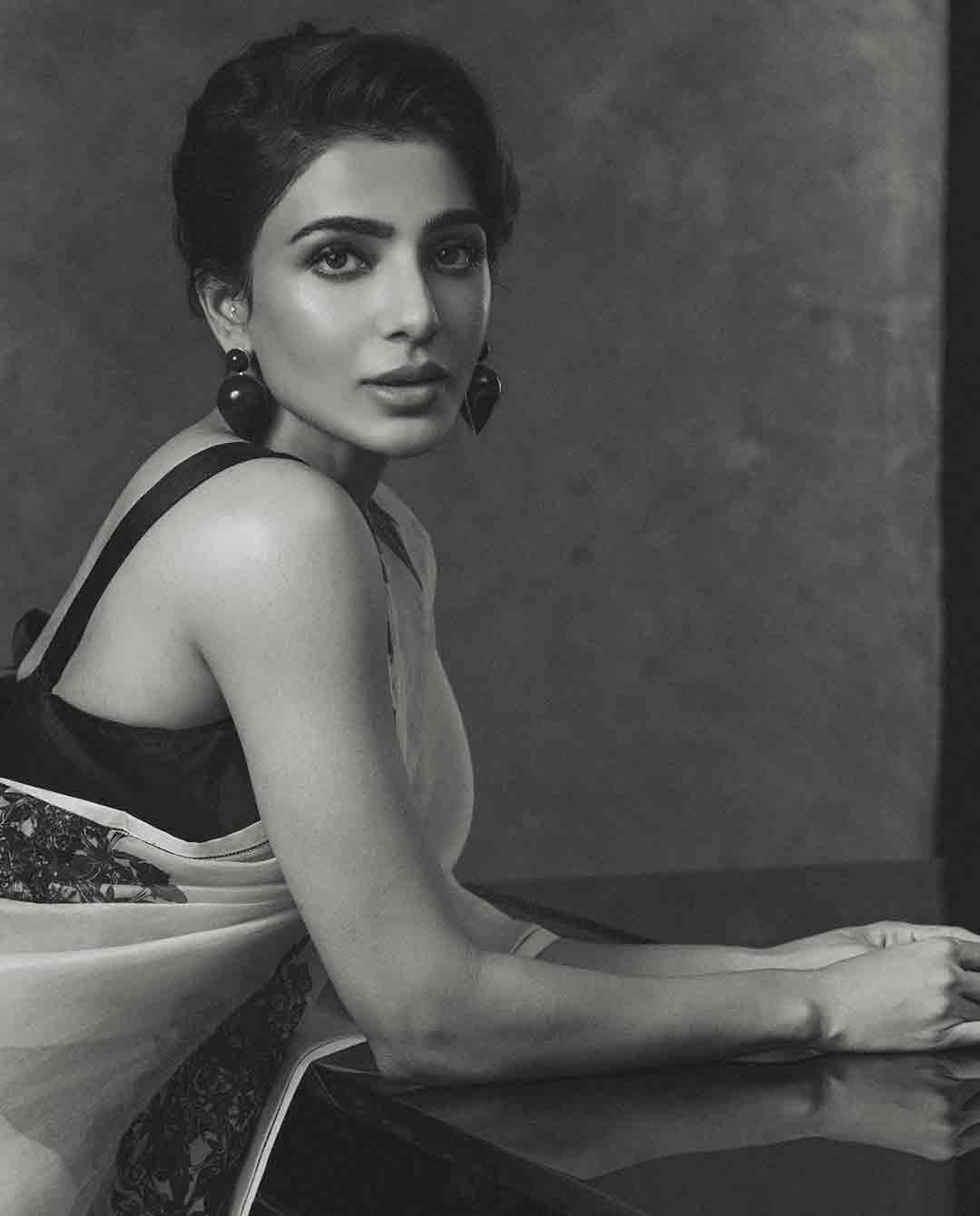 Samantha Saree Style Steals Show: Monochrome Magic in Every Frame
