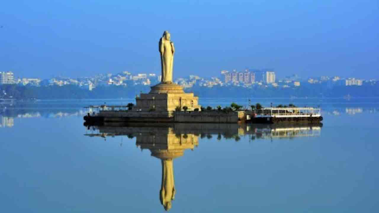 7 Things You Should Never Do with Friends in Hyderabad Unless You’re Ready for Consequences