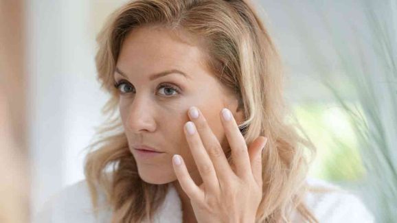Top 7 Habits That Are Giving You Wrinkles Earlier Than Expected