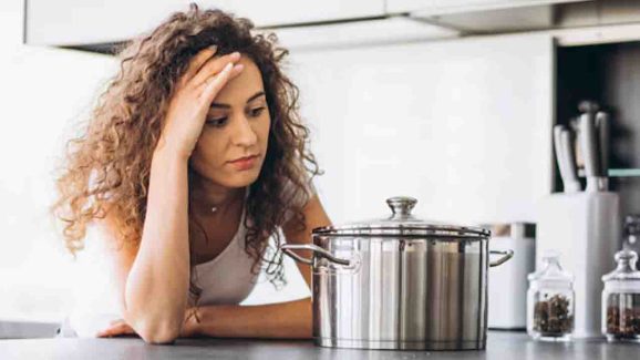 Is Your Old Cooker Slowly Poisoning You? What Everyone Must Know