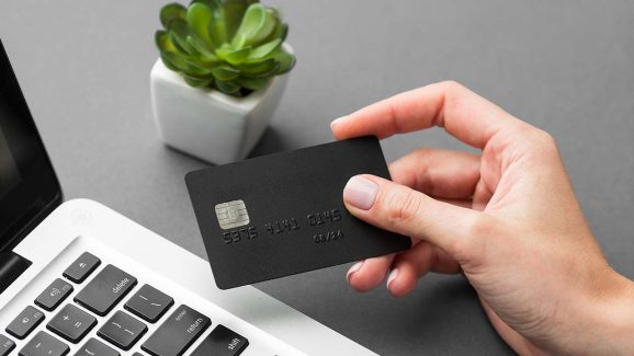 Credit Cards vs BNPL (Buy Now Pay Later): Which Is Riskier?