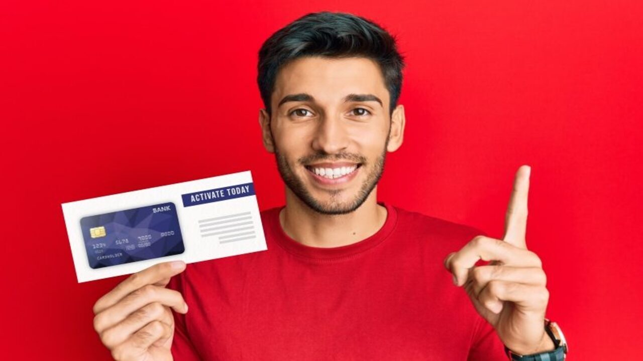 7 Essential Credit Card Tips Every College Student Should Know