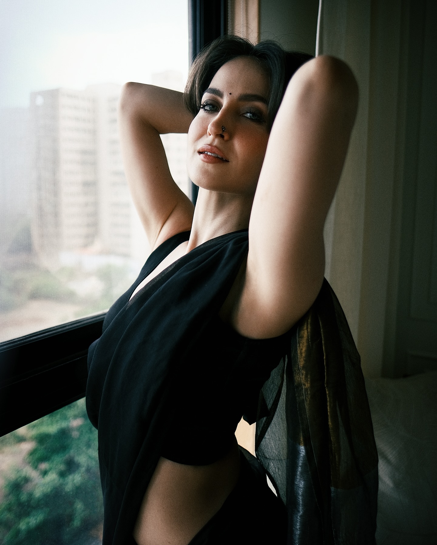 Elli Avram Sets Internet on Fire in HOT Black Saree: See Pics