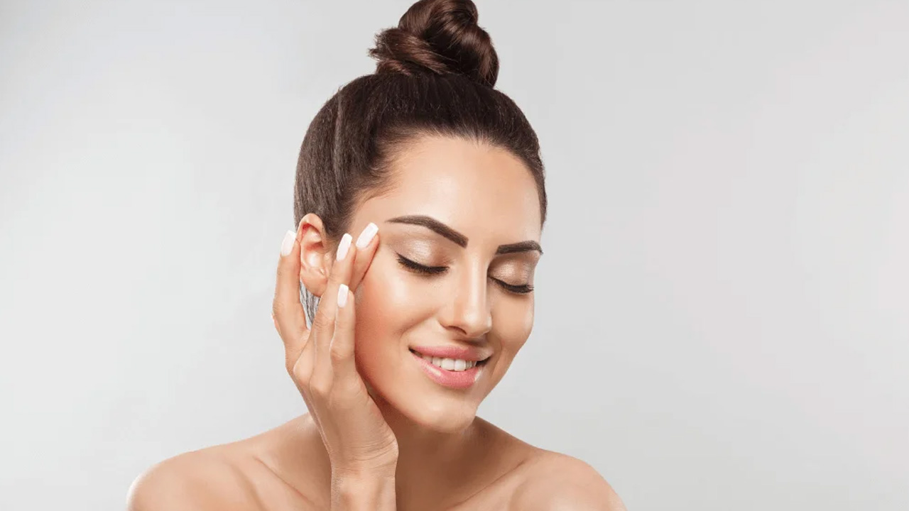 Bye Bye Acne! Monsoon Diet For Clear, Glowing Skin