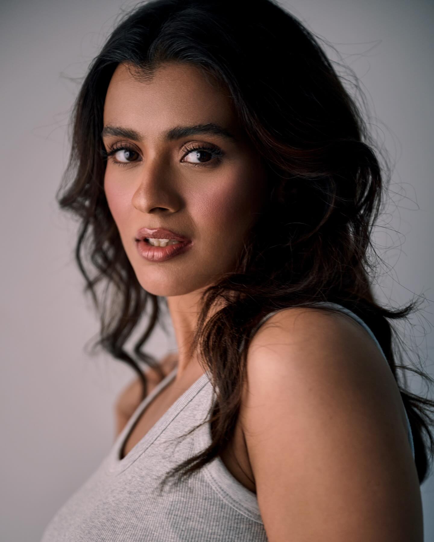 Hebah Patel Photo Gallery