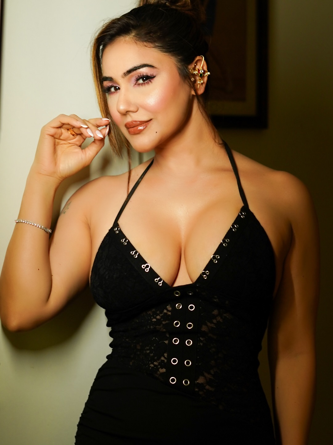 Kangna Sharma Photo Gallery