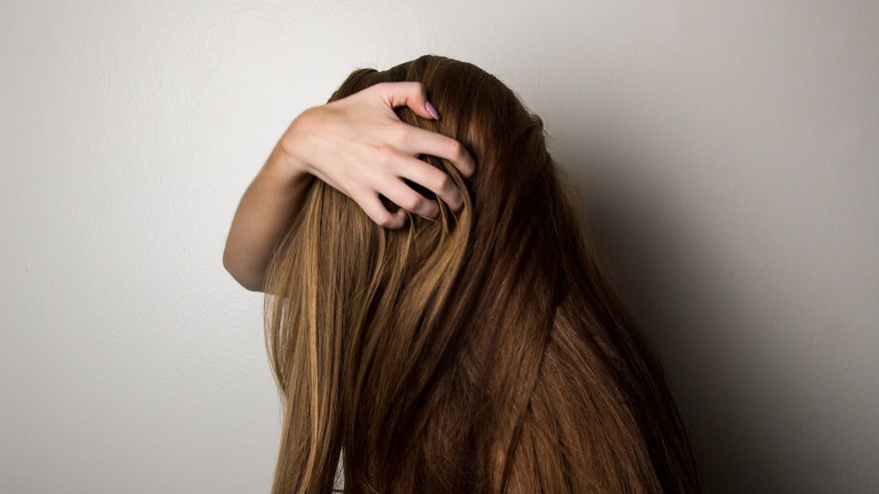 Top 5 Essential Tips to Protect Your Hair From Rain This Monsoon