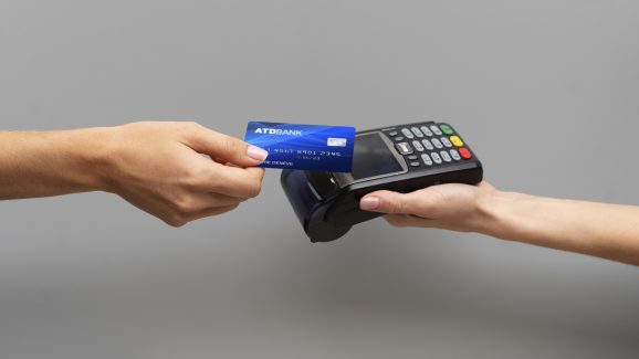 How to Choose Your First Credit Card: Step-by-Step Guide