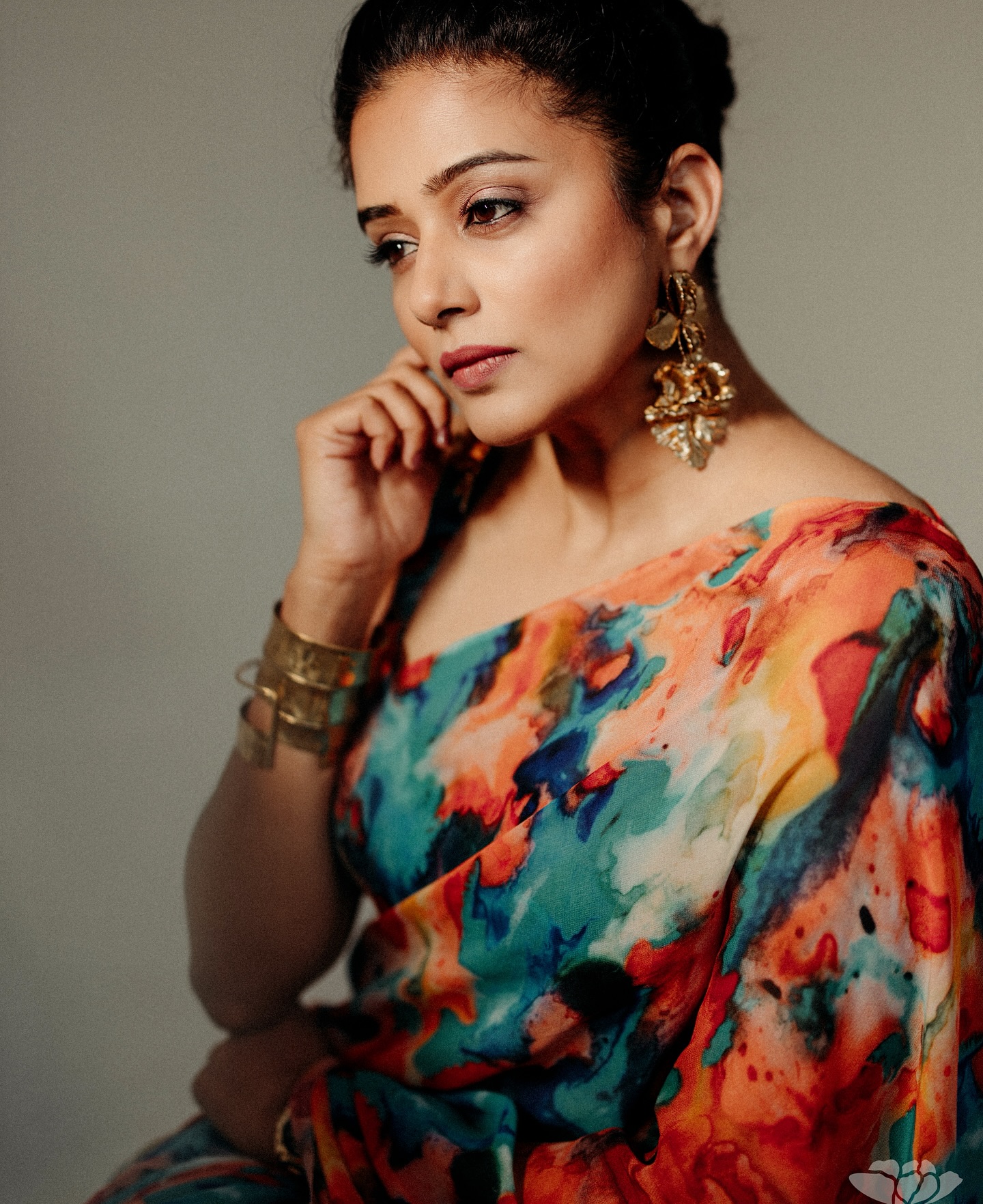 Priyamani Slays in Saree Celebrating her series Good Wife Success