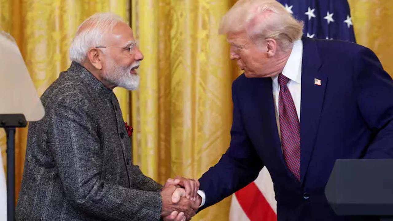 Trump Threatens India with Major Tariff Hike Over Russian Oil Purchases