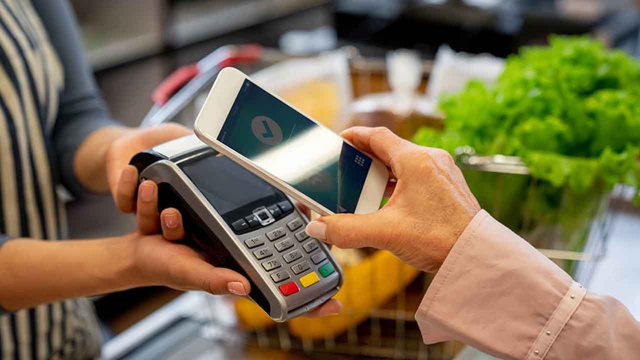 Cash vs Online Payments: Which Helps You Save More?
