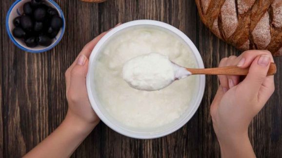 5 Types of People Who Should Not Eat Curd in Monsoon