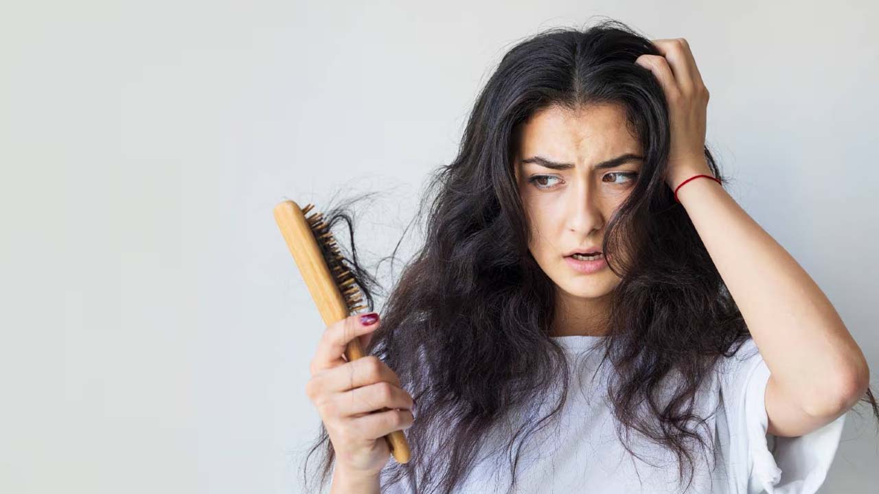 Hair Fall in Rainy Season? Causes and Simple Solutions