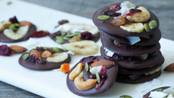 Top 5 Healthy Snacks for Period Cravings that can be made in 5 Minutes