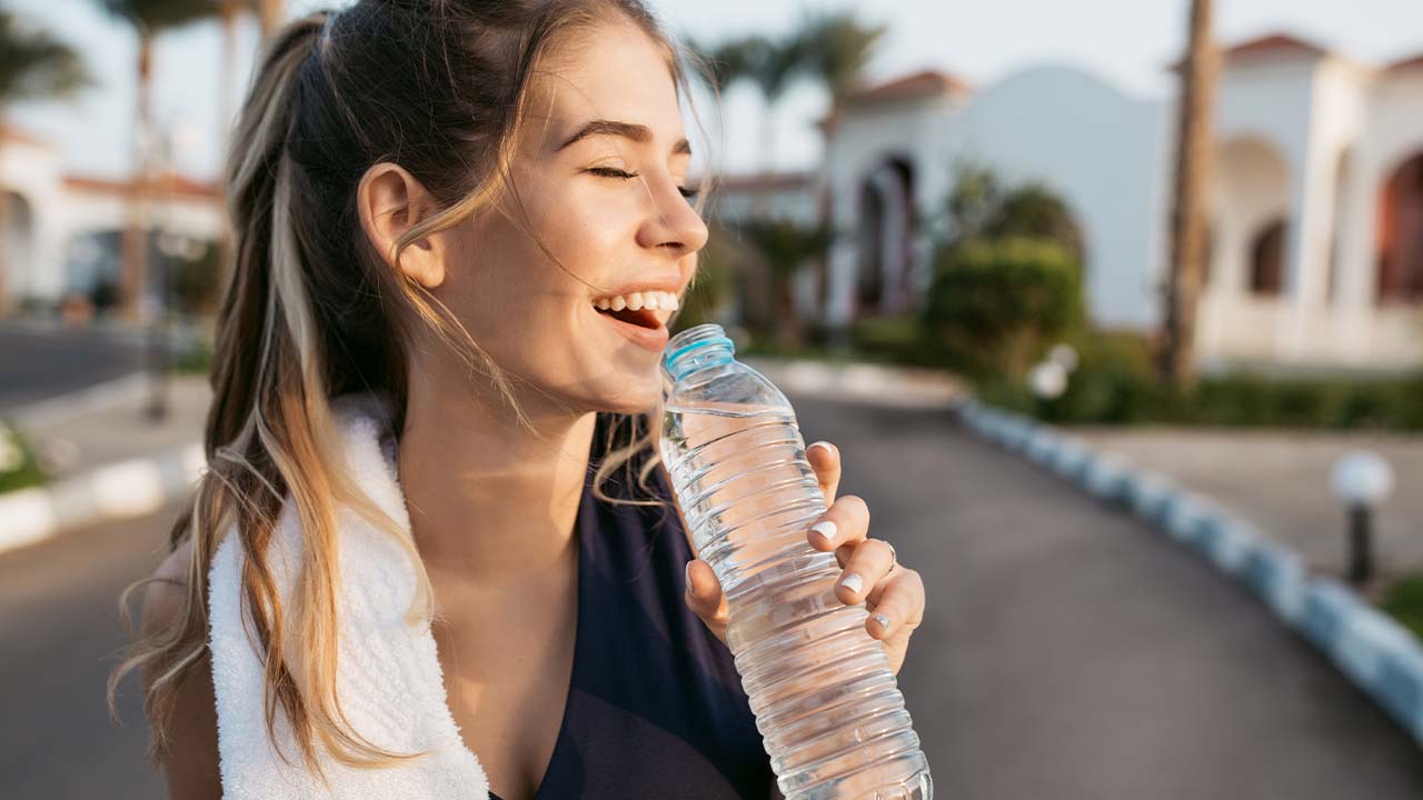 How to Stay Hydrated When It’s Cool and Rainy