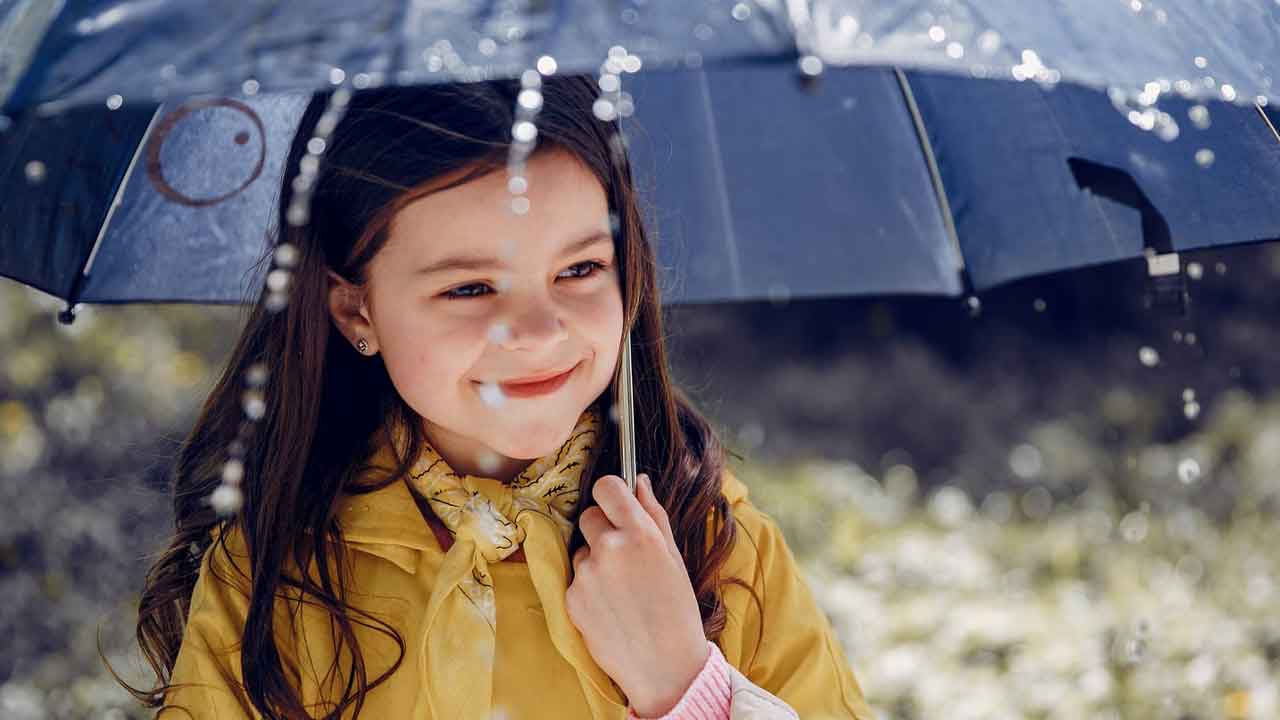 7 Hygiene Habits Parents Must Teach Kids to Stay Healthy in Rainy Season