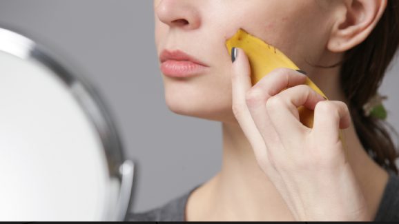 Banana Peel Beauty Benefits: How to Use It for Glowing Skin